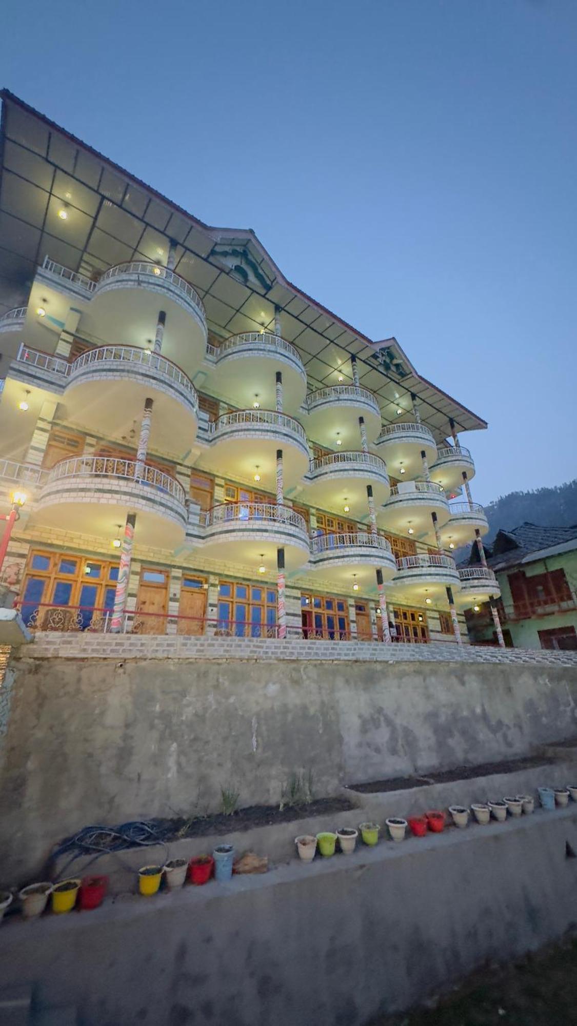 Hotel Eyesky, Tosh Extérieur photo