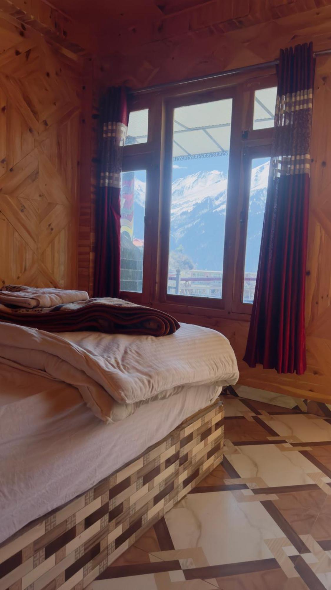 Hotel Eyesky, Tosh Extérieur photo